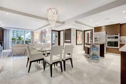 Снять в аренду кондоминиум в Майами-Бич, Флорида 2 спальни, 114.27м2, № 2034284 - фото 3