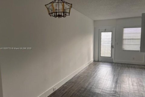 Condo in Boca Raton, Florida, 1 bedroom  № 1974927 - photo 4