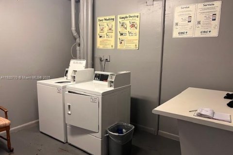 Condo in Boca Raton, Florida, 1 bedroom  № 1974927 - photo 12