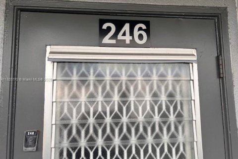 Condo in Boca Raton, Florida, 1 bedroom  № 1974927 - photo 11