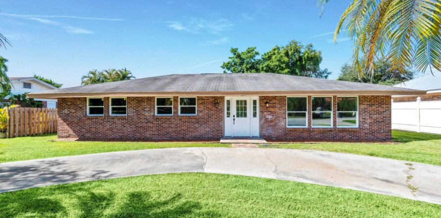Villa ou maison à Clewiston, Floride 4 chambres, 224.08 m2 № 1135526