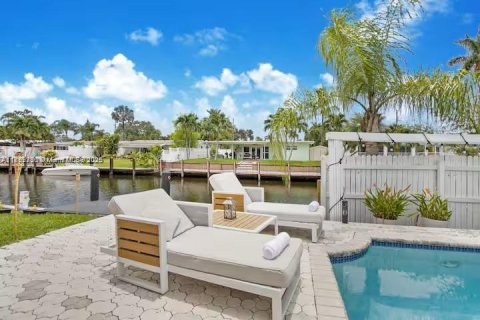 Casa en venta en Fort Lauderdale, Florida, 4 dormitorios, 172.98 m2 № 1887977 - foto 10