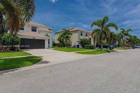 House in Royal Palm Beach, Florida 4 bedrooms, 233.28 sq.m. № 1992854 - photo 6