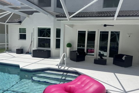 House in Royal Palm Beach, Florida 4 bedrooms, 233.28 sq.m. № 1992854 - photo 15