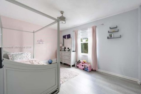 House in Royal Palm Beach, Florida 4 bedrooms, 233.28 sq.m. № 1992854 - photo 13