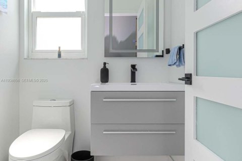 House in Royal Palm Beach, Florida 4 bedrooms, 233.28 sq.m. № 1992854 - photo 12