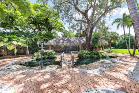 Villa ou maison à vendre à Miami, Floride: 7 chambres, 608.05 m2 № 1938638 - photo 30