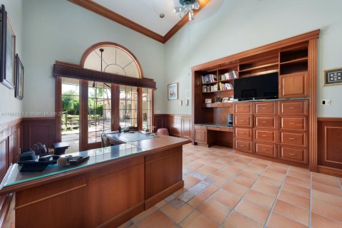 Villa ou maison à vendre à Miami, Floride: 7 chambres, 608.05 m2 № 1938638 - photo 22