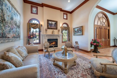 Villa ou maison à vendre à Miami, Floride: 7 chambres, 608.05 m2 № 1938638 - photo 3