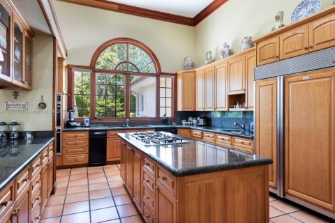 Villa ou maison à vendre à Miami, Floride: 7 chambres, 608.05 m2 № 1938638 - photo 17