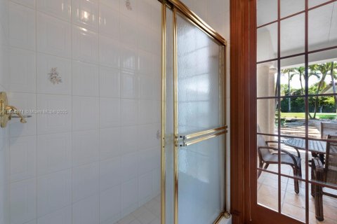 Villa ou maison à vendre à Miami, Floride: 7 chambres, 608.05 m2 № 1938638 - photo 27