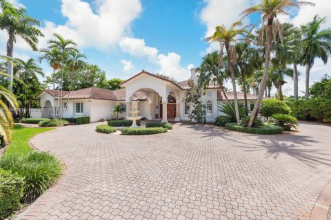 Villa ou maison à vendre à Miami, Floride: 7 chambres, 608.05 m2 № 1938638 - photo 10