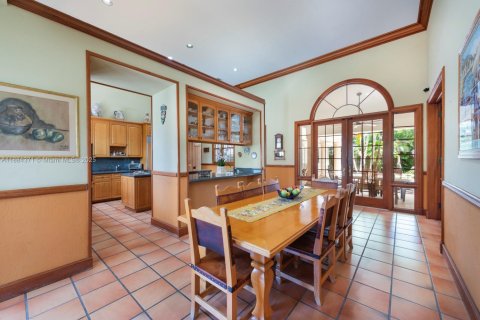 Villa ou maison à vendre à Miami, Floride: 7 chambres, 608.05 m2 № 1938638 - photo 19