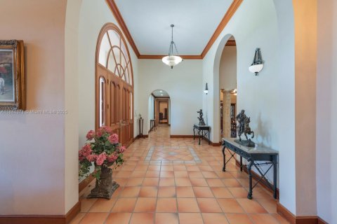 Villa ou maison à vendre à Miami, Floride: 7 chambres, 608.05 m2 № 1938638 - photo 13