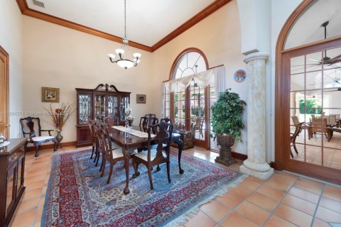 Villa ou maison à vendre à Miami, Floride: 7 chambres, 608.05 m2 № 1938638 - photo 15