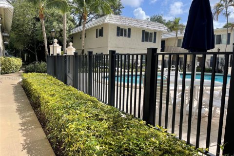 Condominio en alquiler en Pinecrest, Florida, 1 dormitorio, 53.7 m2 № 1950915 - foto 10