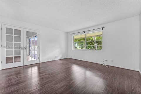 Copropriété à louer à Tamarac, Floride: 2 chambres, 119.47 m2 № 1946622 - photo 12