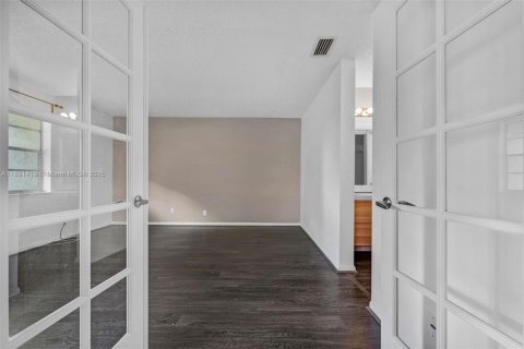 Copropriété à louer à Tamarac, Floride: 2 chambres, 119.47 m2 № 1946622 - photo 11