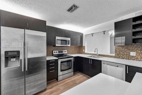 Copropriété à louer à Tamarac, Floride: 2 chambres, 119.47 m2 № 1946622 - photo 10