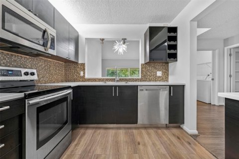 Copropriété à louer à Tamarac, Floride: 2 chambres, 119.47 m2 № 1946622 - photo 9