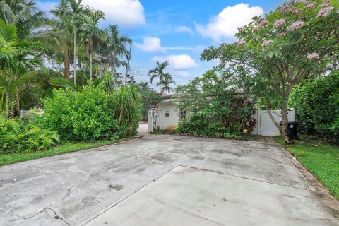 House in Fort Lauderdale, Florida 3 bedrooms, 200.95 sq.m. № 2174262 - photo 3