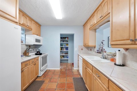 House in Fort Lauderdale, Florida 3 bedrooms, 200.95 sq.m. № 2174262 - photo 16