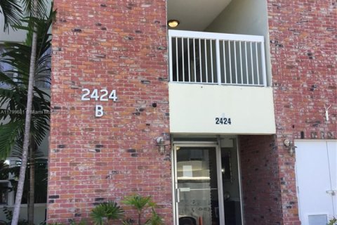 Copropriété à vendre à Fort Lauderdale, Floride: 1 chambre, 63.64 m2 № 1711612 - photo 2