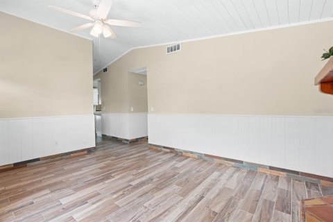 House in Brandon, Florida 3 bedrooms, 95.04 sq.m. № 2347380 - photo 5