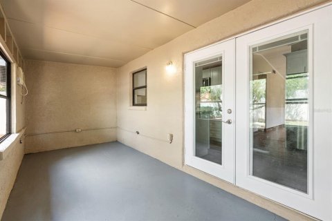 House in Brandon, Florida 3 bedrooms, 95.04 sq.m. № 2347380 - photo 22