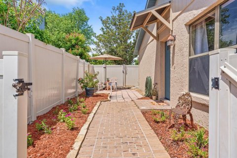 House in Brandon, Florida 3 bedrooms, 95.04 sq.m. № 2347380 - photo 30