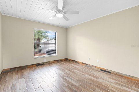 House in Brandon, Florida 3 bedrooms, 95.04 sq.m. № 2347380 - photo 17