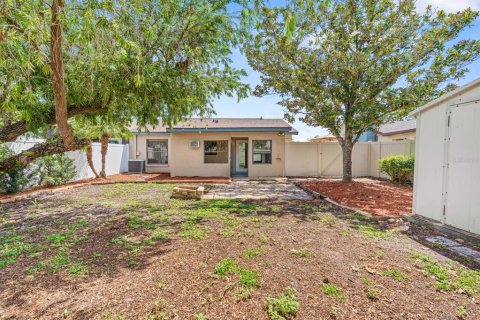 House in Brandon, Florida 3 bedrooms, 95.04 sq.m. № 2347380 - photo 24