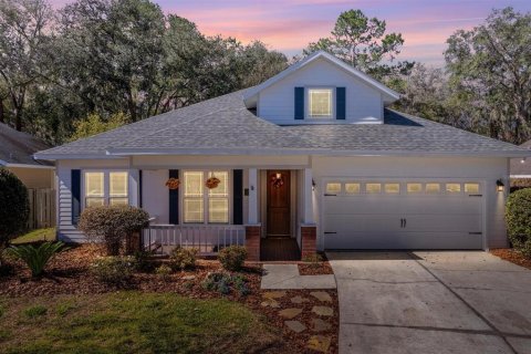 House in Gainesville, Florida 5 bedrooms, 204.38 sq.m. № 1537649 - photo 1