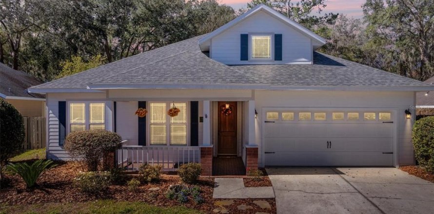 House in Gainesville, Florida 5 bedrooms, 204.38 sq.m. № 1537649