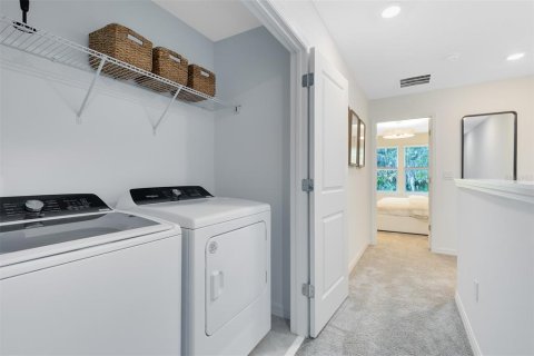 Townhouse in Oviedo, Florida 3 bedrooms, 177.16 sq.m. № 1831445 - photo 22