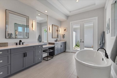 House in Parrish, Florida 4 bedrooms, 366.41 sq.m. № 1908628 - photo 28