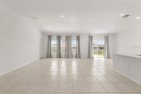 Casa en venta en Haines City, Florida, 4 dormitorios, 181.16 m2 № 1857852 - foto 6
