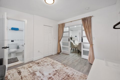 House in Miami, Florida 3 bedrooms, 160.16 sq.m. № 2066509 - photo 27