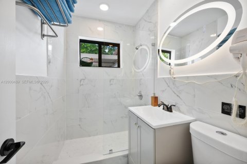 House in Miami, Florida 3 bedrooms, 160.16 sq.m. № 2066509 - photo 22