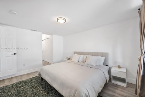 House in Miami, Florida 3 bedrooms, 160.16 sq.m. № 2066509 - photo 19