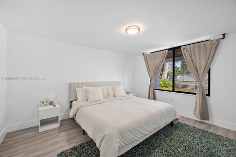 House in Miami, Florida 3 bedrooms, 160.16 sq.m. № 2066509 - photo 20
