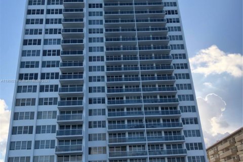Купить кондоминиум в Халландейл-Бич, Флорида 1 спальня, 92.9м2, № 1964977 - фото 20
