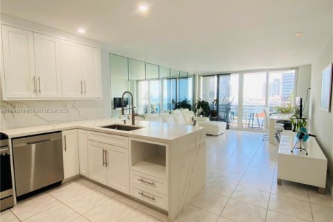 Купить кондоминиум в Халландейл-Бич, Флорида 1 спальня, 92.9м2, № 1964977 - фото 4