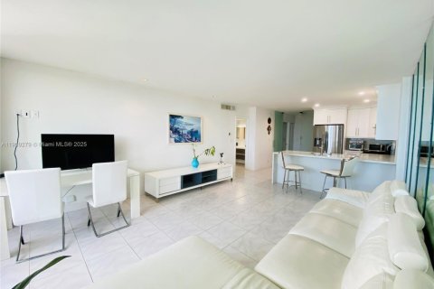 Купить кондоминиум в Халландейл-Бич, Флорида 1 спальня, 92.9м2, № 1964977 - фото 5