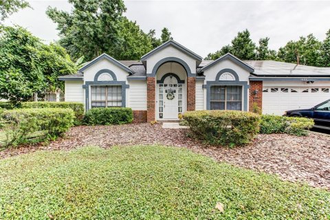 House in Oviedo, Florida 4 bedrooms, 218.78 sq.m. № 2091692