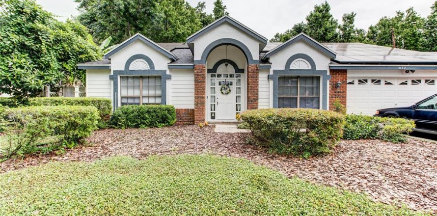 House in Oviedo, Florida 4 bedrooms, 218.78 sq.m. № 2091692