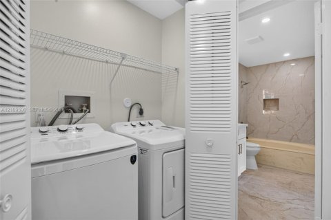 Touwnhouse à vendre à North Lauderdale, Floride: 3 chambres, 116.31 m2 № 2428102 - photo 16
