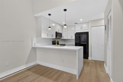 Touwnhouse à vendre à North Lauderdale, Floride: 3 chambres, 116.31 m2 № 2428102 - photo 11