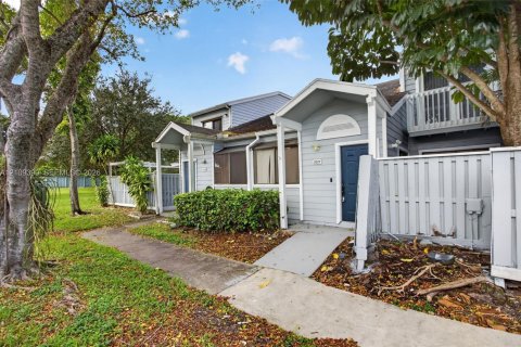 Touwnhouse à vendre à North Lauderdale, Floride: 3 chambres, 116.31 m2 № 2428102 - photo 2