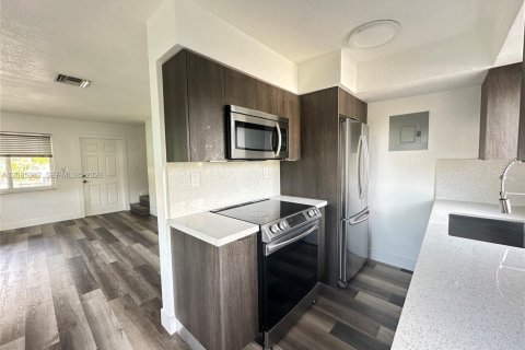 Appartement à louer à Fort Lauderdale, Floride: 2 chambres № 2360098 - photo 2